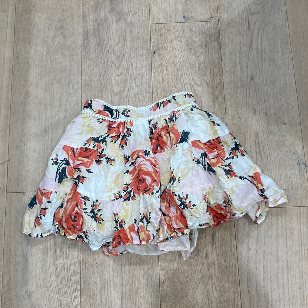 Kimchi Blue floral skirt. Urban Outfitters Xsmall but stretchy